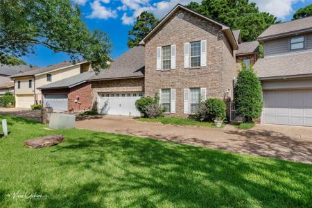5713 S Lakeshore Drive