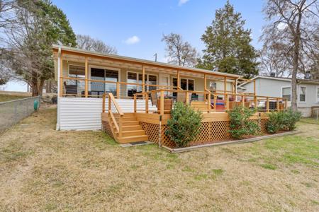142 Ivy Lane