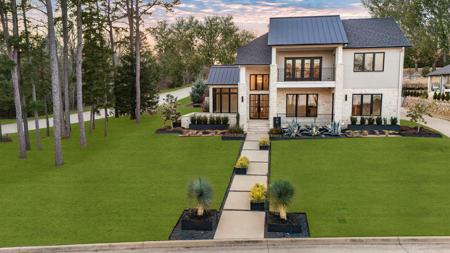 2432 Bellview Circle