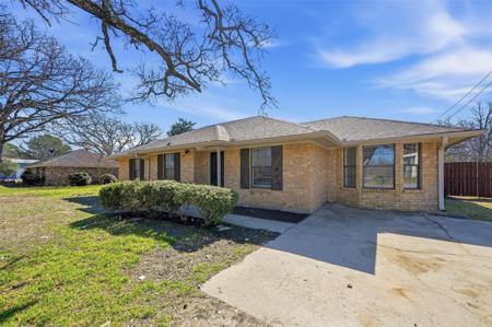 1816 Lake Highland W