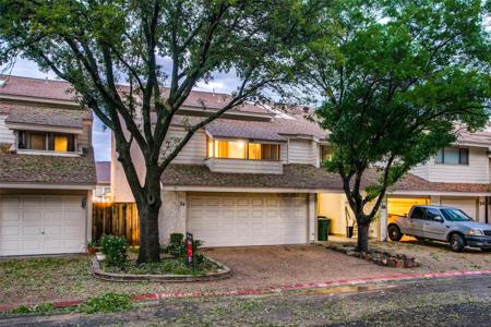 24 Oakbrook Drive