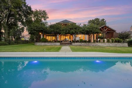 1140 The Shores Drive