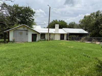 546 Apache Ln