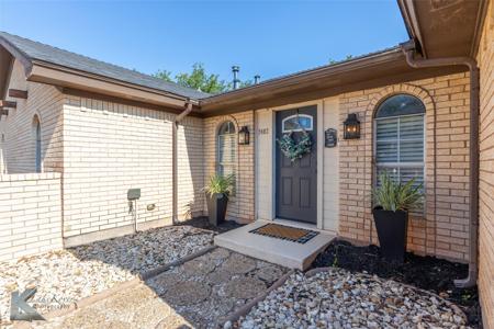 2402 Stonecrest Drive