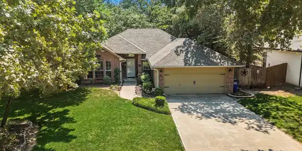 416 Meadowcrest Drive