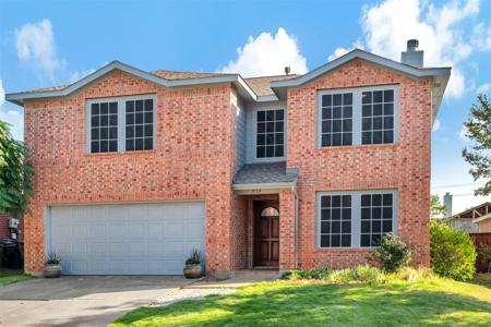 1559 Crown View Drive