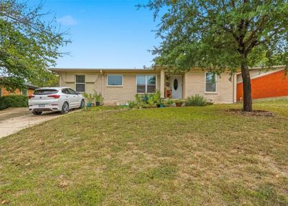 2223 Longwood Lane