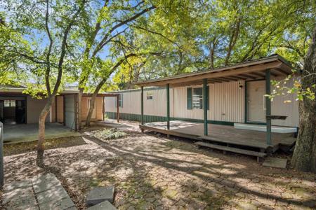 1509 E Apache Trail