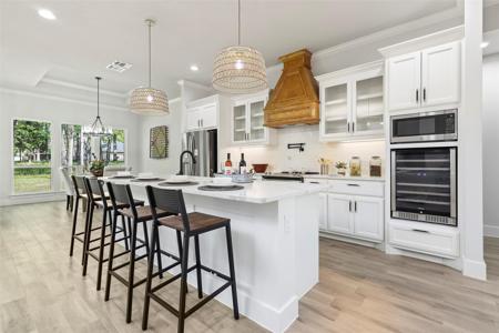 128 Saint Andrews Drive E
