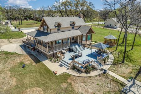 810 Kiowa Drive E