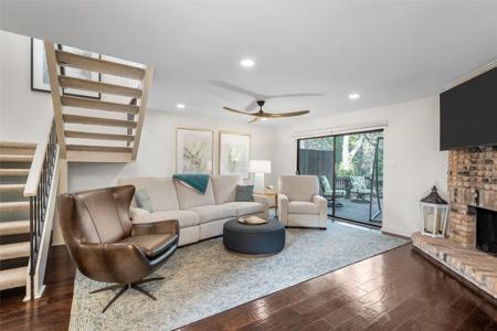 4204 Village Oak Drive