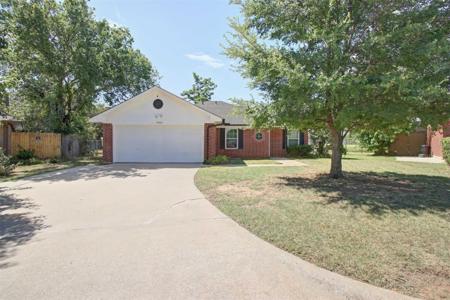 1002 Oakchase Court