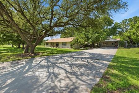 107 Quail Lake Drive W