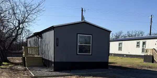 1521 Lark Court