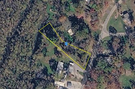 137 W Lakeside Drive