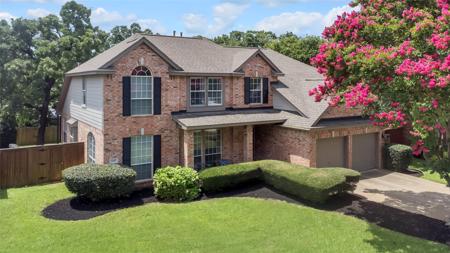 2807 Stonehurst Drive