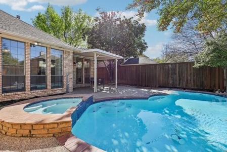 8709 Bayshore Lane