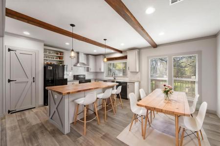 104 Geronimo Trail