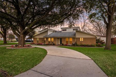 404 Point Royal Drive