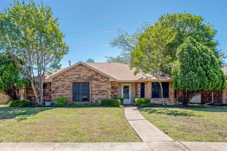 3918 Tracey Trail