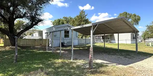 1821 Gale Drive