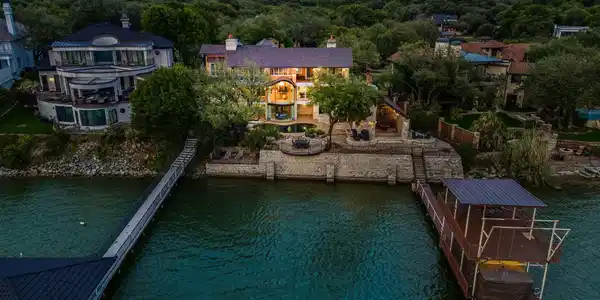 8805 Royal Harbor Court