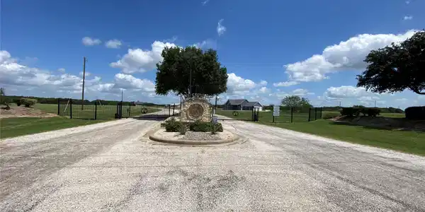 LT 300 COWBOY Drive
