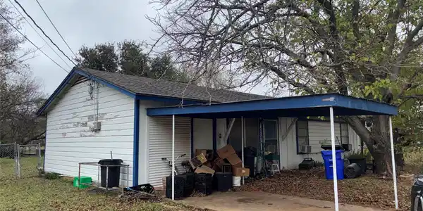 373 Shoreline Drive