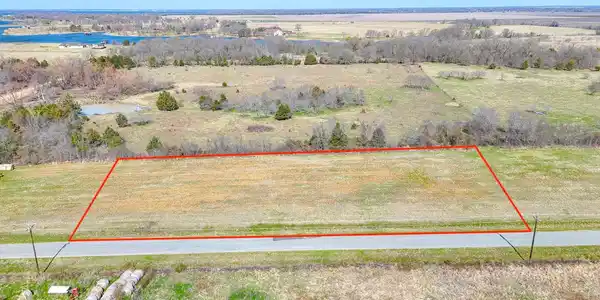 Lot 2 SE CR 3300