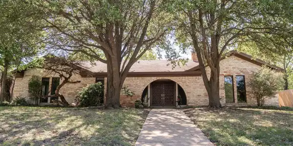 3300 Loma Vista Drive