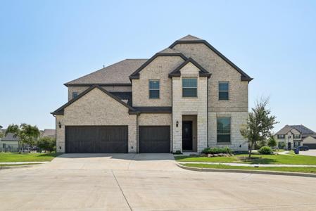 2912 Standing Tall Court