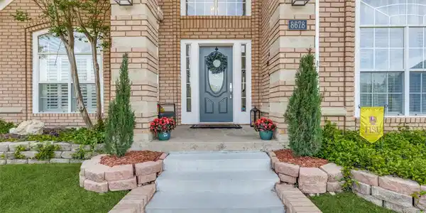 8678 Glen Hollow Drive