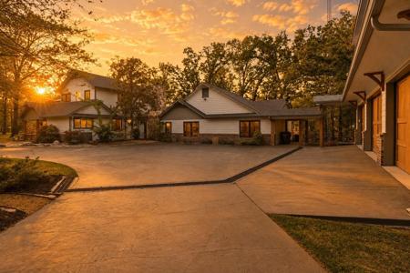692 Private Road 5937