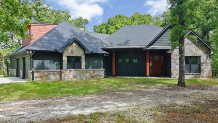 265 Shadow Oaks