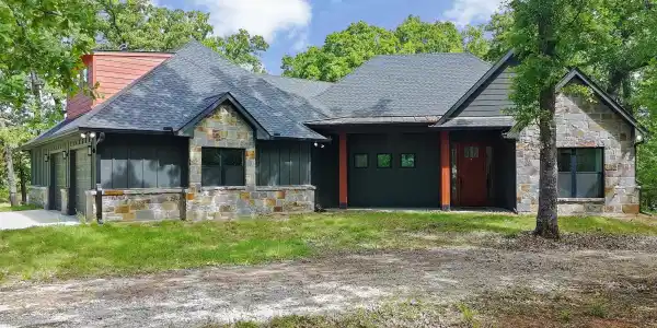265 Shadow Oaks