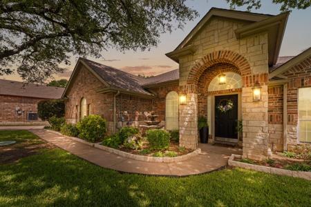 3211 Golden Oaks Circle