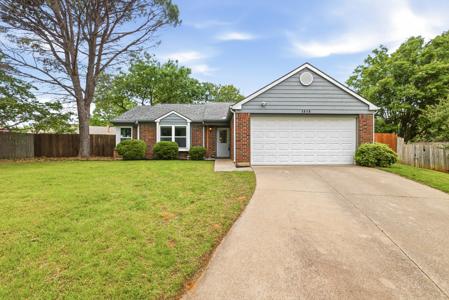 1814 Leafwood Court