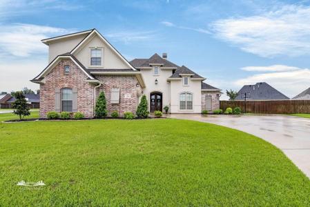 260 Arrowhead Drive