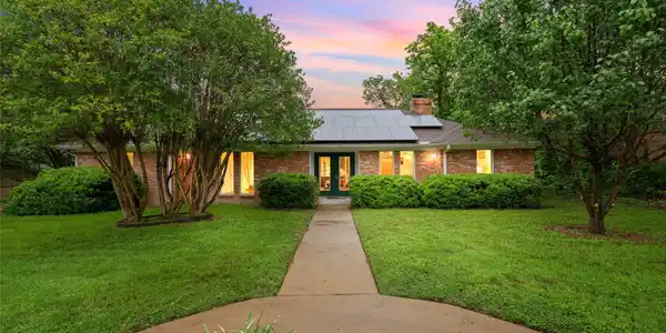 3301 Loma Vista Drive