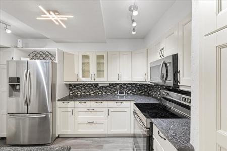 4 Oakbrook Drive