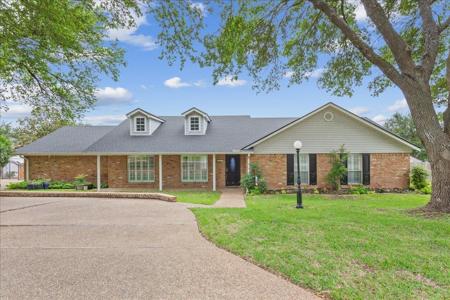 3501 Greenleaf Drive