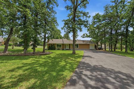 100 Cayuga Cove