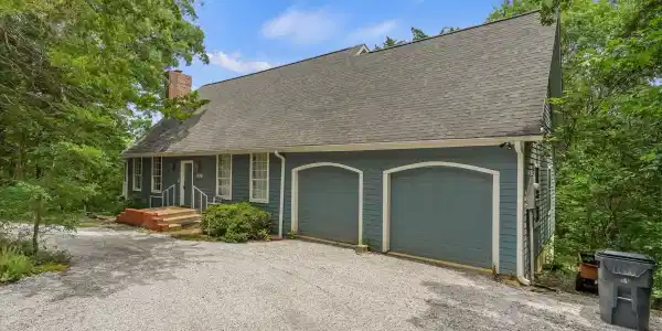 202 Fox Hollow