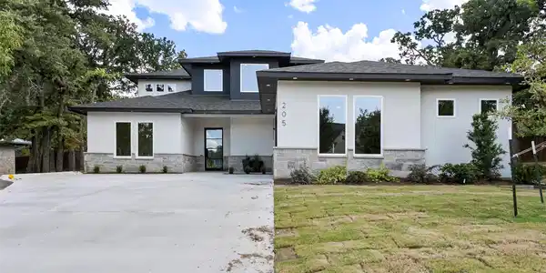 205 Familia Court