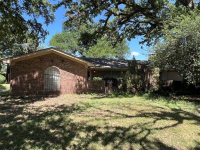 5207 Apache Court