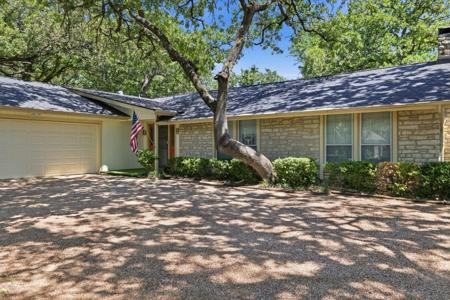 6309 Blackfoot Trail