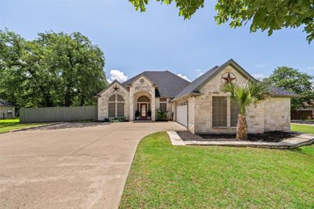 6705 Forest Oaks Court