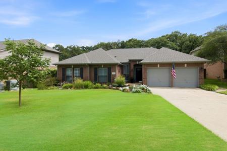 2702 Pinehurst Drive