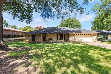 827 Yellowstone Drive