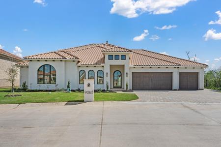 9065 Lakeside Drive